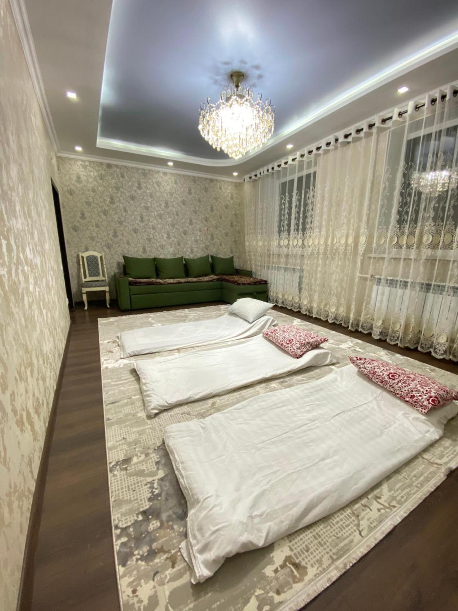 Guest House Glover Karakol Exterior photo